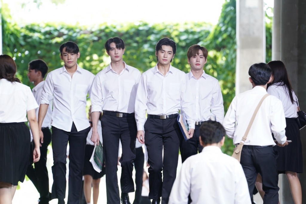FOUREVER YOU เพราะรักนำทาง (1)