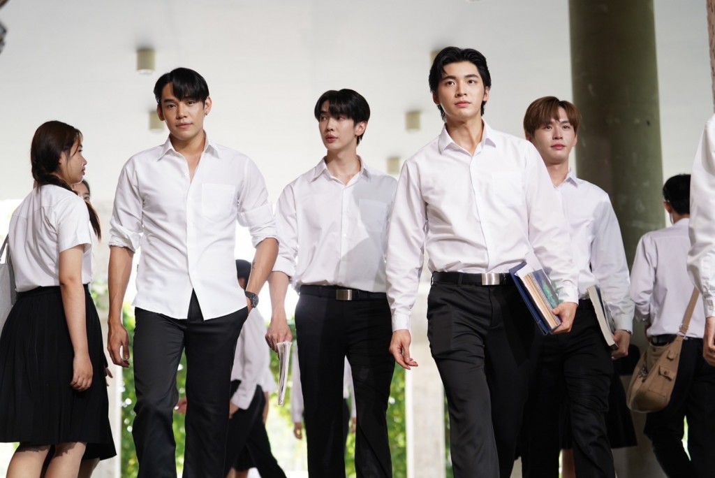 FOUREVER YOU เพราะรักนำทาง (2)