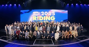 ท็อปฟอร์ม! ต่อเนื่อง “GMMTV”   จัดงาน “GMMTV 2025 RIDING THE WAVE”  เสิร์ฟคอนเทนต์ความบันเทิงไร้ขีดจำกัด   ตะลุยคลื่นมหาสนุก  สู่การเติบโตอย่างยั่งยืนในระดับสากล