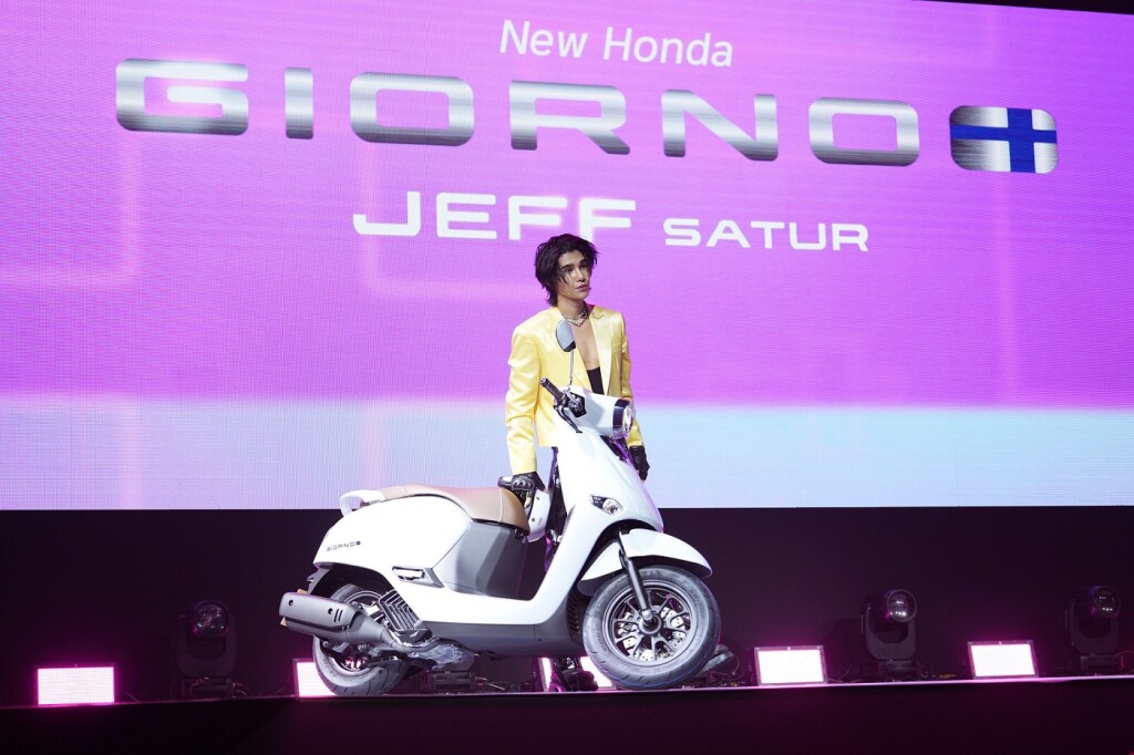 Honda Giorno+ Presenter Opening (3)