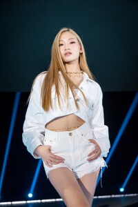 IM  ALALA Debut Stage