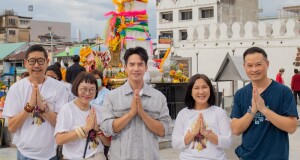 ทีมหนัง “บุพเพสันนิวาส ๒” กราบสักการะย่าโม พร้อมขอบคุณผู้ชมชาวโคราช  ชาวอิสาน ผู้ชมทั่วประเทศและชาวต่างชาติที่ชื่นชอบหนังลุ้นรายได้ 500 ล้าน