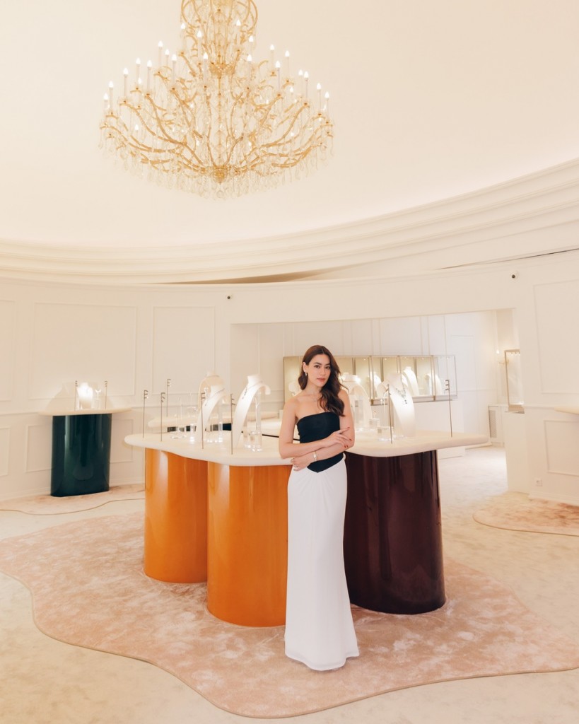 Kim at Exhibition3