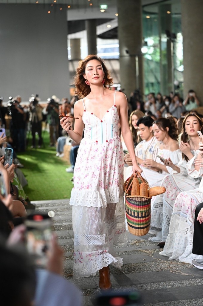 LINE_ALBUM_91167_241110_18