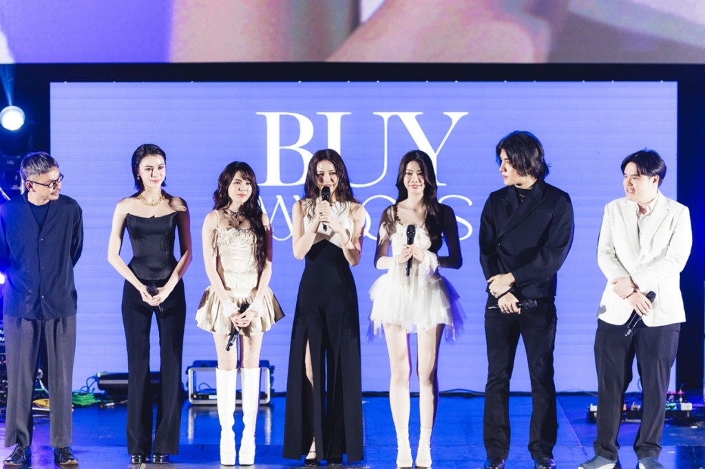 LINE_ALBUM_FRT_241122_16