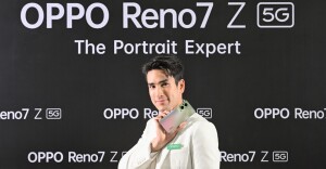 “ณเดชน์ คูกิมิยะ” ควงไมค์โชว์เสน่ห์ล้นเหลือทุกมุม  ในงานเปิดตัว OPPO Reno7 Z 5G รุ่นใหม่ล่าสุด  #OPPOReno7Z5G #ThePortraitExpert #เป็นตัวเองได้ไม่จำกัดด้วยพอร์ตเทรต