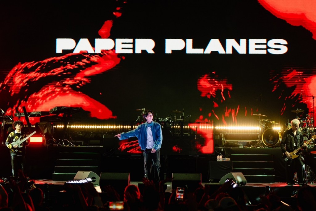PAPER PLANES ร่วมส่งท้ายปี บนเวที SIAM PARAGON THE MAGICAL COUNTDOWN CELEBRATION 2025_(11)