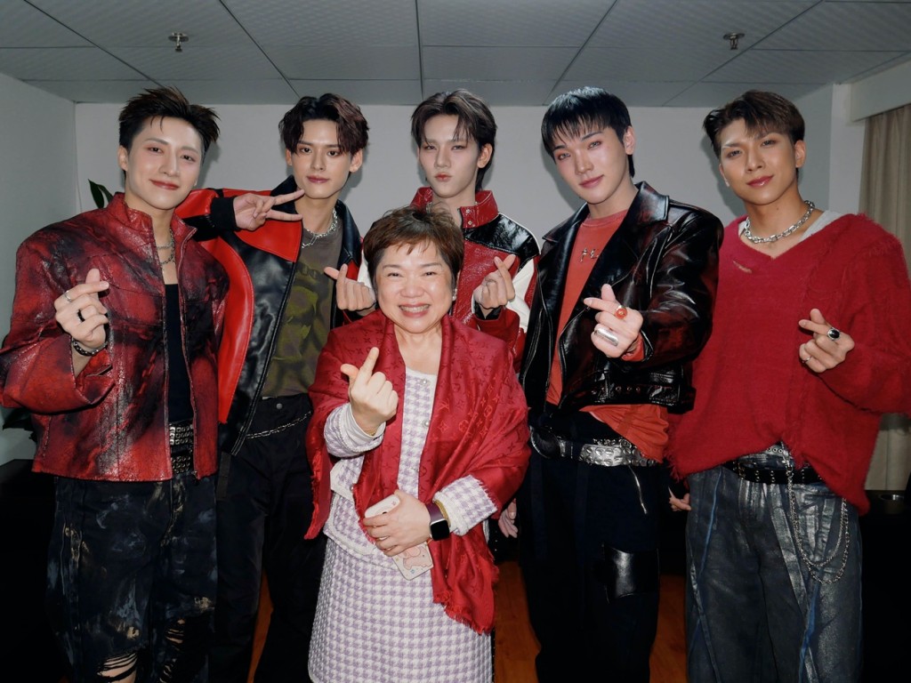 PERSES_เบญจมาศ ตันเวทยานนท์ กงสุลใหญ่ ณ นครหนานหนิง