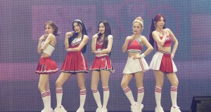 Red Velvet ประสบความสำเร็จกับการเปิดฉากแฟนคอนเสิร์ตที่กรุงโซล พร้อมส่งคลิปทักทายเตรียมเดินทางมาฉลองครบรอบ 10 ปีต่อที่กรุงเทพฯ ประเทศไทย ที่แรกในเอเชีย วันที่ 17-18 สิงหาคมนี้ ณ อิมแพ็ค อารีน่า