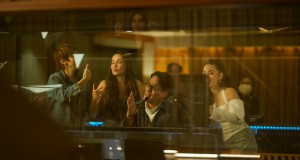นับถอยหลัง ขนนกกับดอกไม้  พี่เบิร์ดและ 4 สาว ส่งเพลงเล่าสู่กันฟัง  เวอร์ชั่นสุดพิเศษ แต่งเนื้อเพิ่มท่อนใหม่  แชร์เรื่องราวความรัก ความคิดถึง และความสนุก  ที่เตรียมไปเล่าให้ฟังใน คอนเสิร์ต ขนนก กับ ดอกไม้ ตอน DREAM FOR LOVE 23 – 24 พ.ย. นี้