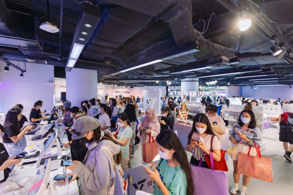 SEVENTEEN POP-UP SiamDiscovery-95