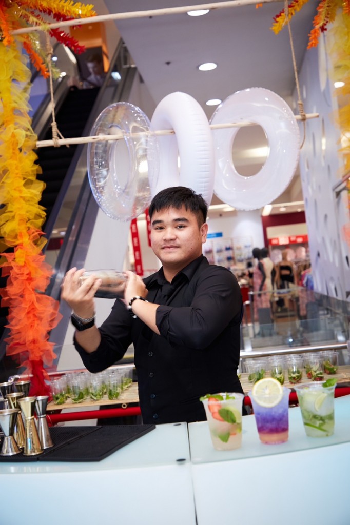 SUMMER BAR & BARTENDER SHOW