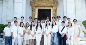 “ม่อน ศุภกิตติ์” เบิกฤกษ์เอาชัย นำทีมนักแสดงยกค่าย สักการะศาลหลักเมืองกรุงเทพ ก่อน “ปลื้มคนโปรด” ลงจอ