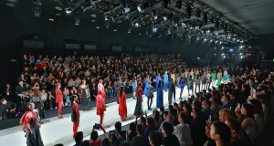 Siam Paragon Bangkok International Fashion Week 2024 สร้างปรากฏการณ์แฟชั่นวีคแห่งปี เปิดแกรนด์รันเวย์อย่างยิ่งใหญ่ พร้อมเหล่าคนดังร่วมสร้างสีสันบนรันเวย์และฟรอนท์โรว์คับคั่ง กับแบรนด์ดังจากเกาหลี LIE SANGBONG ต่อด้วยการคอลแลบครั้งพิเศษของ Absolute Siam x Dry Clean Only x AJOBYAJO