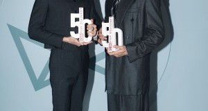 “จุง-ดัง” แท็คทีมรับรางวัลสาขา “ไอดอลแห่งยุค”  ในงาน “Lifestyle Asia Thailand 50 ICONS” ประจำปี 2024