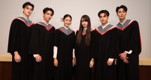 “น้ำตาล-ดิว-สตางค์-วิว-มาร์ค-ธี” สุดภูมิใจ!!  คว้าปริญญารั้ว มศว ได้สำเร็จ