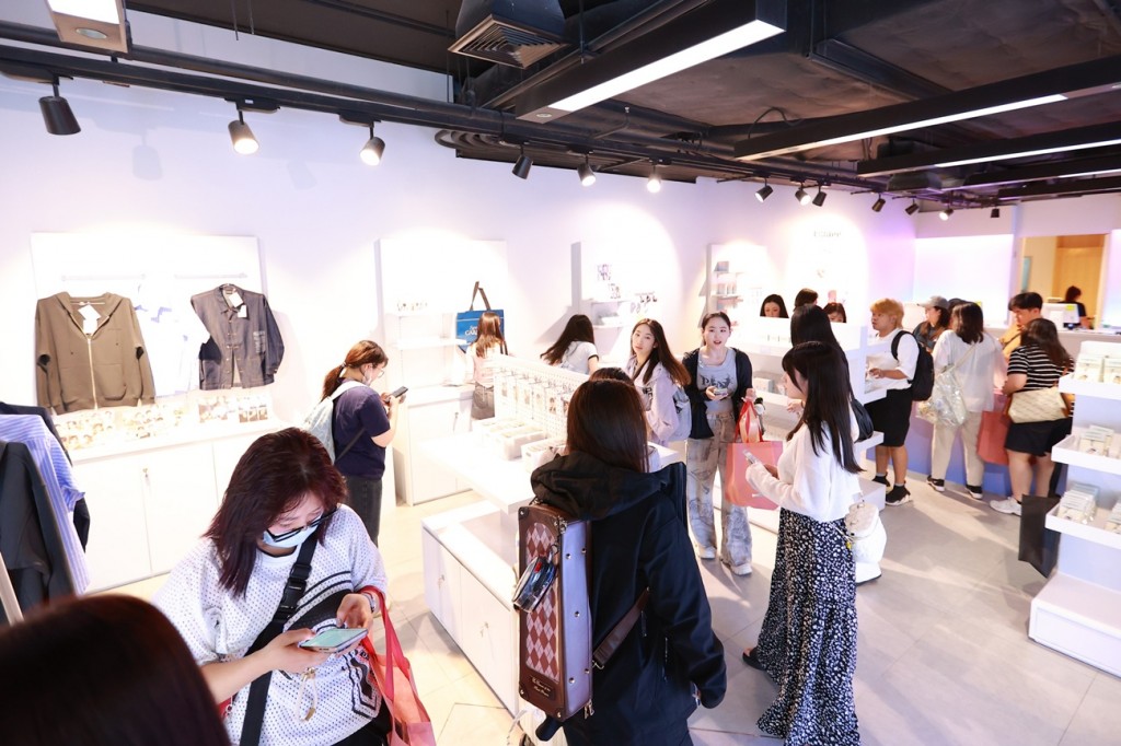 Seventeen Pop up (5)