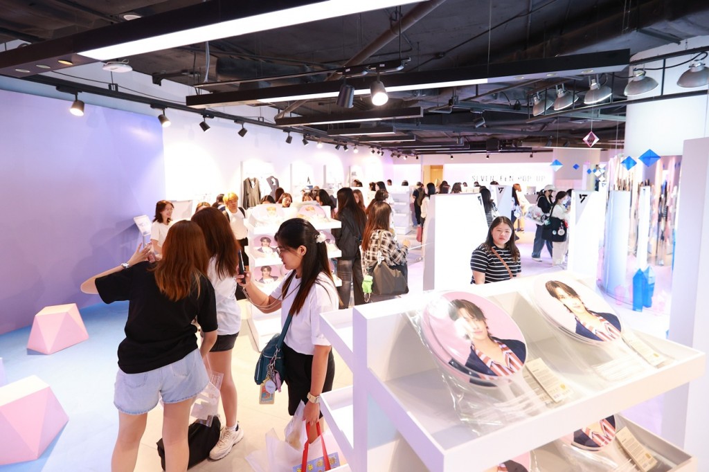 Seventeen Pop up (6)