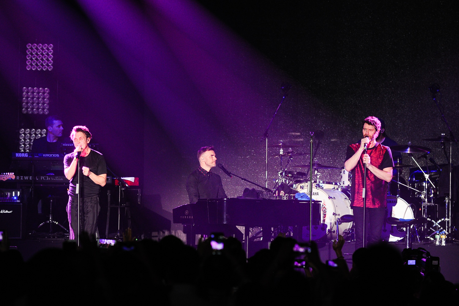TAKETHAT_32