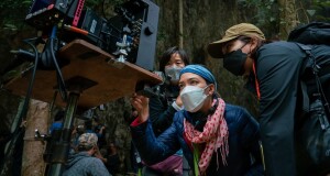 อุ่นเครื่องพร้อมชม! เปิดใจ “ไพลิน วีเด็ล” ผู้กำกับรางวัลเอ็มมี่ กับผลงานใหม่ภาพยนตร์สารคดี  13 หมูป่า: เรื่องเล่าจากในถ้ำ (The Trapped 13: How We Survived The Thai Cave)  รับชมได้แล้ววันนี้ที่ Netflix  #TheTrapped13