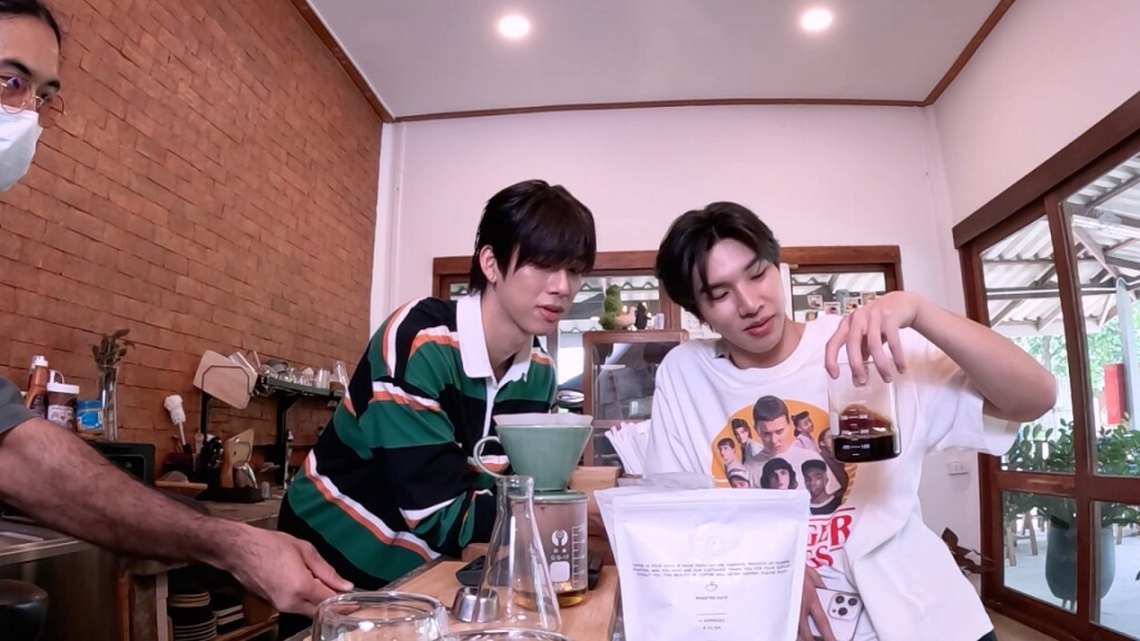 Ydiary 16-9.00_13_27_07.Still015