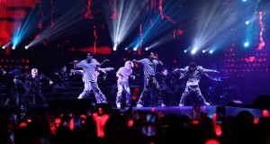 วาสนาไอคอนิกไทย เจอแล้ว! คนเกาหลีที่จริงใจ iKON ปล่อยเต็มแม็กซ์  พาเปิดประสบการณ์ TAKE OFF แบบใหม่ แบบมันส์ยกฮอลล์!   ใน 2023 iKON WORLD TOUR TAKE OFF IN BANGKOK