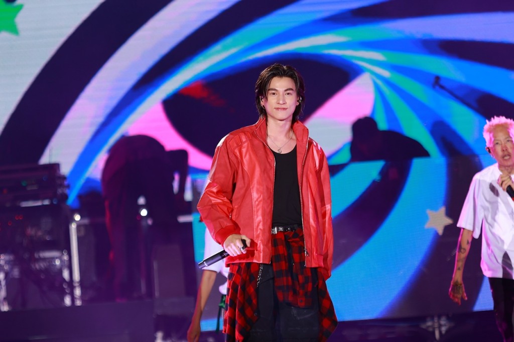 กลัฟ-คณาวุฒิ ร่วมฉลองคริสต์มาสสุดยิ่งใหญ่ “SIAM PARAGON THE MAGICAL CELEBRATION” (15)