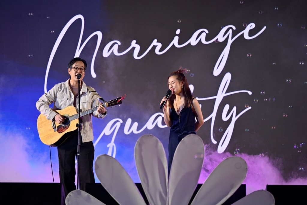 การแสดงโดย พัดชา เอนกอายุวัฒน์ และ ปิงปอง ศิรศักดิ์ อิทธิพลพาณิชย์