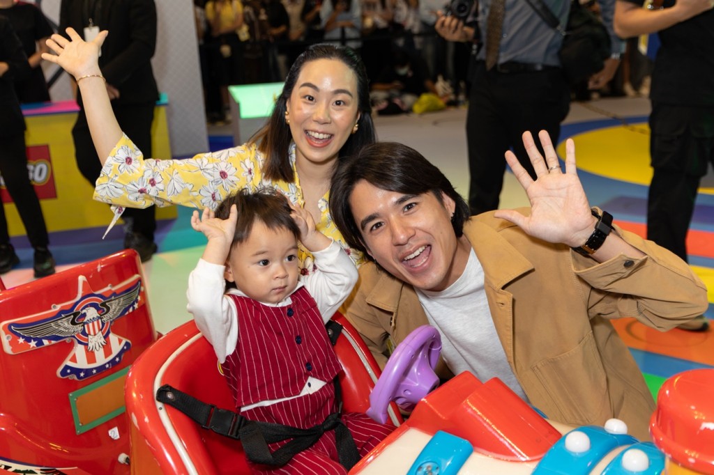 ครอบครัวนิว-ชัยพล ร่วมฉลองวันเด็ก ร่วมฉลองวันเด็ก Siam Paragon X LEGO KIDS DAY 2025  KIDSTOPIA (1)