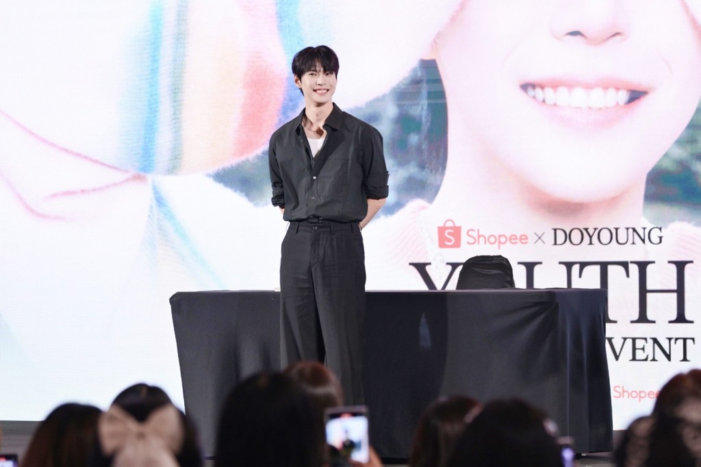 [ช่วงแฟนไซน์ 1] DOYOUNG (โดยอง) งาน Shopee x DOYOUNG ‘YOUTH’ FANSIGN & EVENT