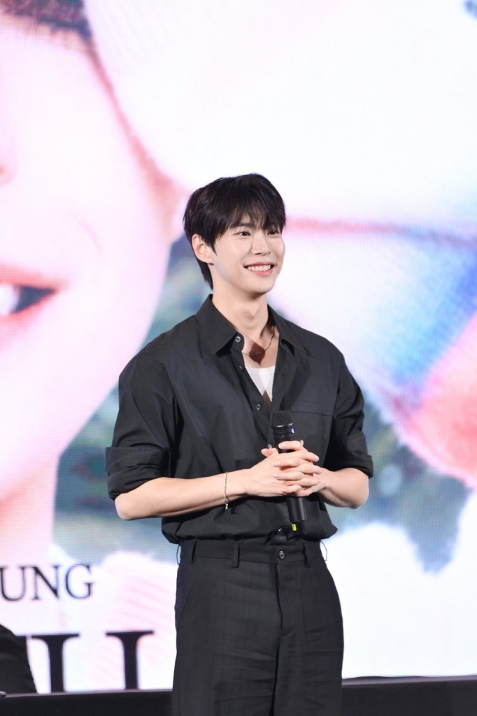 [ช่วงแฟนไซน์ 6] DOYOUNG (โดยอง) งาน Shopee x DOYOUNG ‘YOUTH’ FANSIGN & EVENT