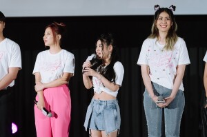 นักแสดง+2