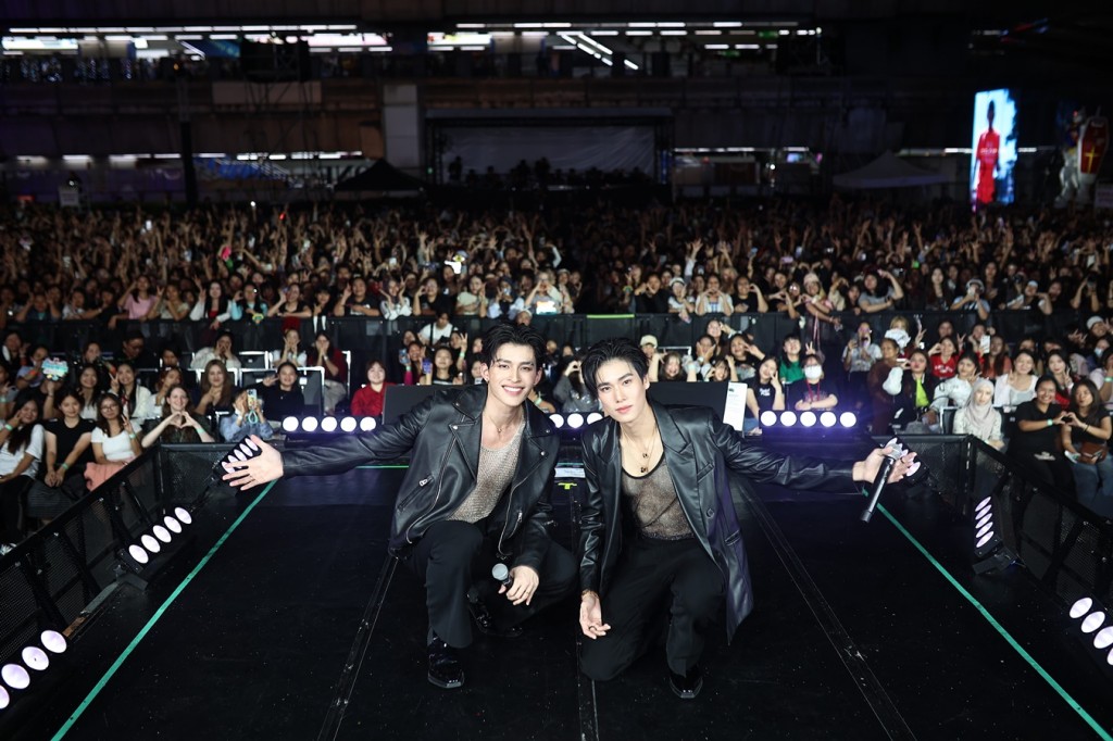 ปอนด์-ภูวินทร์ ร่วมส่งท้ายปี บนเวที SIAM PARAGON THE MAGICAL COUNTDOWN CELEBRATION 2025_(9)