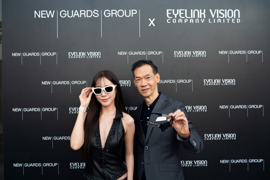 พิเล็ท - ประพันธ์