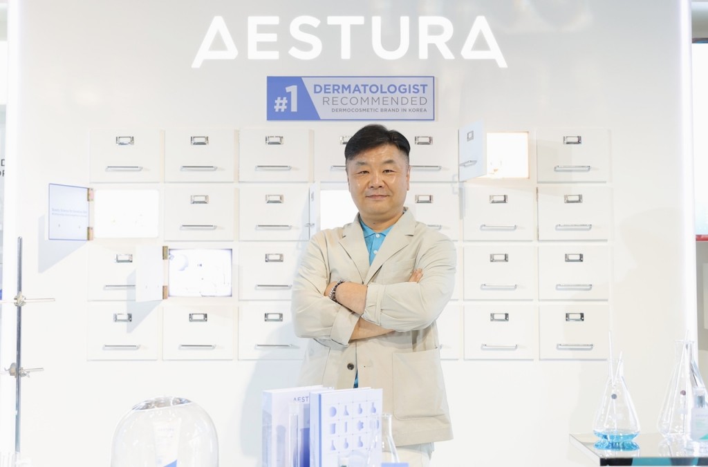 ภาพ_นายอิม วุนซอบ (Woonsup Lim) AESTURA Division Leader