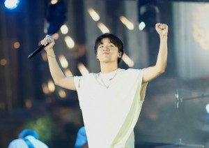 ภาพการแสดงมินิคอนเสิร์ตจากศิลปินไทย (16)