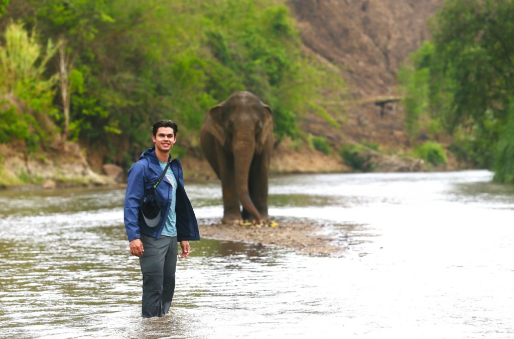 ภาพข่าว คิม กู๊ดเบิร์น และ ต๋อง ชัยธวัช ชวนท่องเที่ยวแนวใหม่ แบบเป็นมิตรกับช้าง (4)