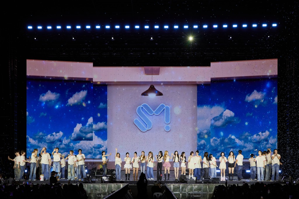 (ภาพที่ 1. รวมศิลปิน) การแสดง SMTOWN LIVE 2025-26 [THE CULTURE, THE FUTURE] in BANGKOK