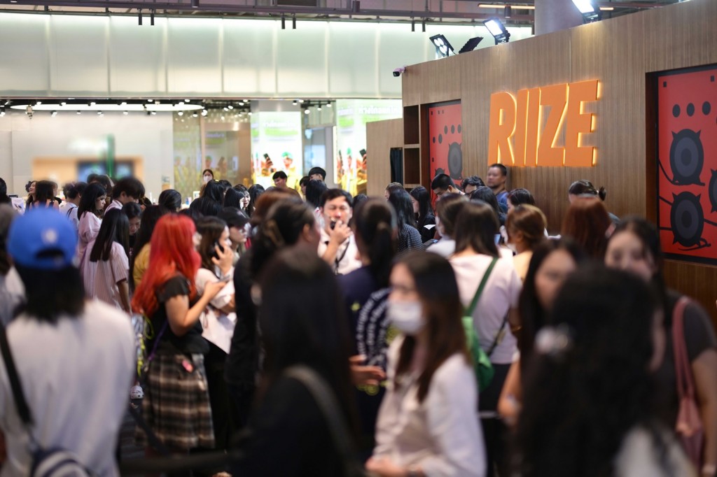 [ภาพที่ 4] THE 1ST MINI ALBUM RIIZING POP-UP STORE in BANGKOK by SM True