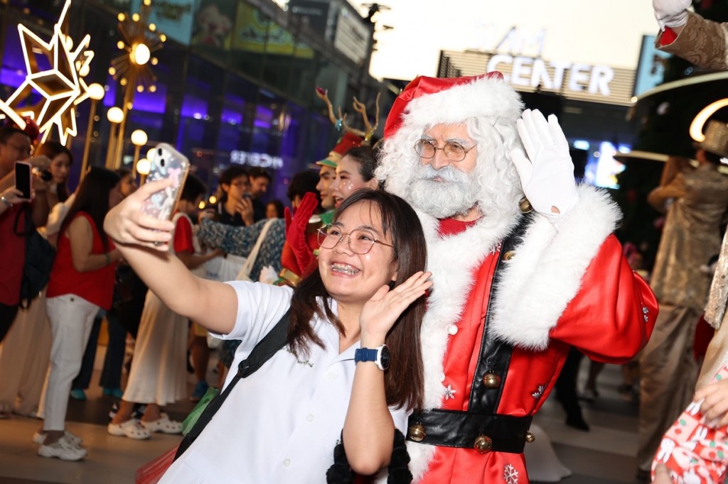 ภาพบรรยากาศขบวนพาเหรดจากเหล่า ซานต้า และแซนตี้ ณ พาร์ค พารากอน สยามพารากอน (2)