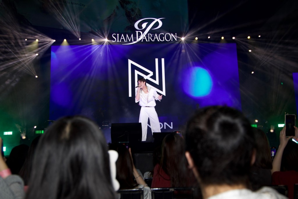 ภาพบรรยากาศเวที “SIAM PARAGON THE MAGICAL CELEBRATION” วันที่ 24 ธ.ค (9)