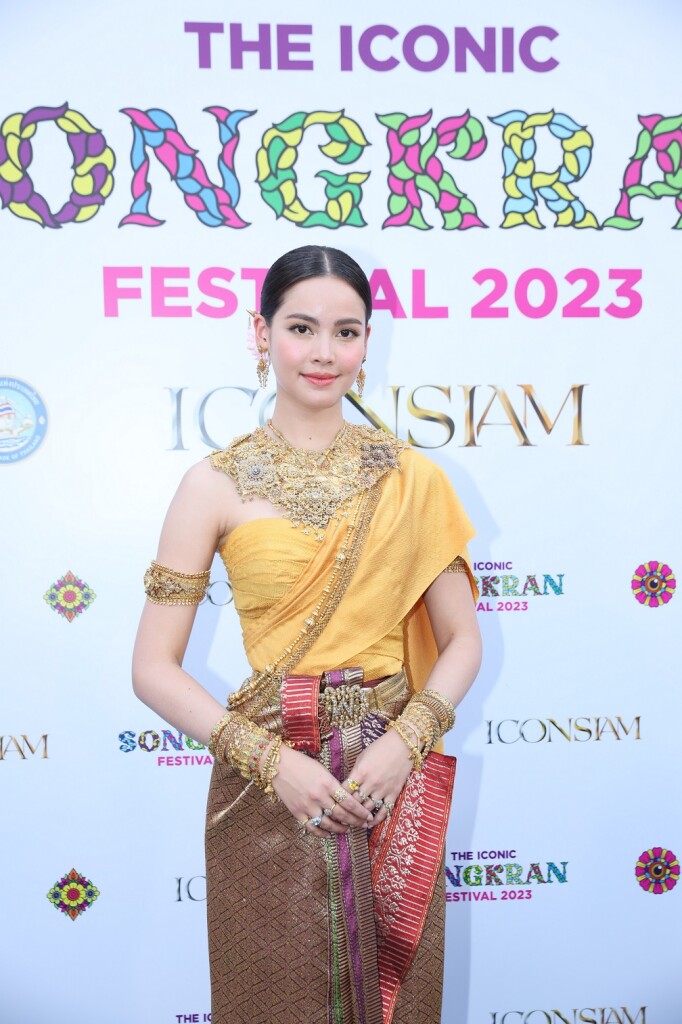 ภาพประกอบ_ญาญ่า ร่วมงาน THE ICONIC SONGKRAN FESTIVAL 2023  (1)