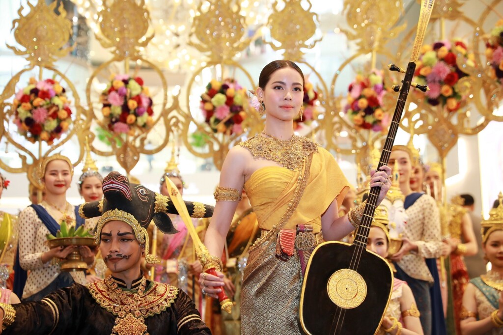 ภาพประกอบ_ญาญ่า ร่วมงาน THE ICONIC SONGKRAN FESTIVAL 2023  (5)