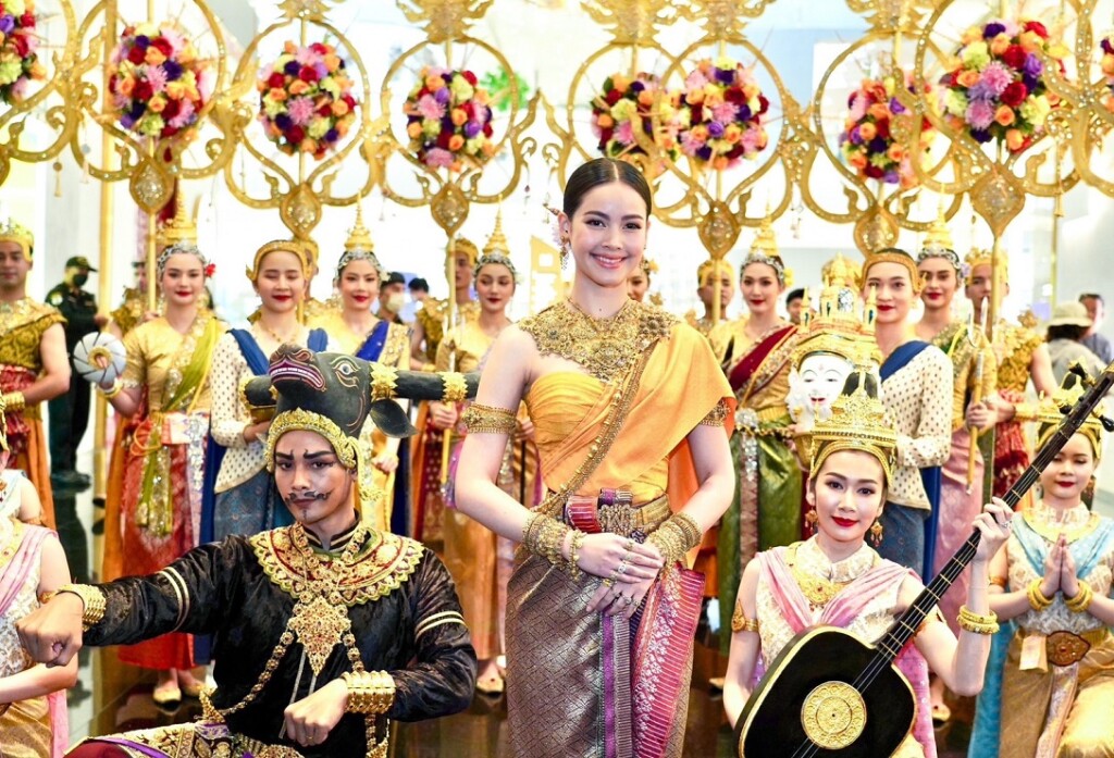 ภาพประกอบ_ญาญ่า ร่วมงาน THE ICONIC SONGKRAN FESTIVAL 2023  (6)