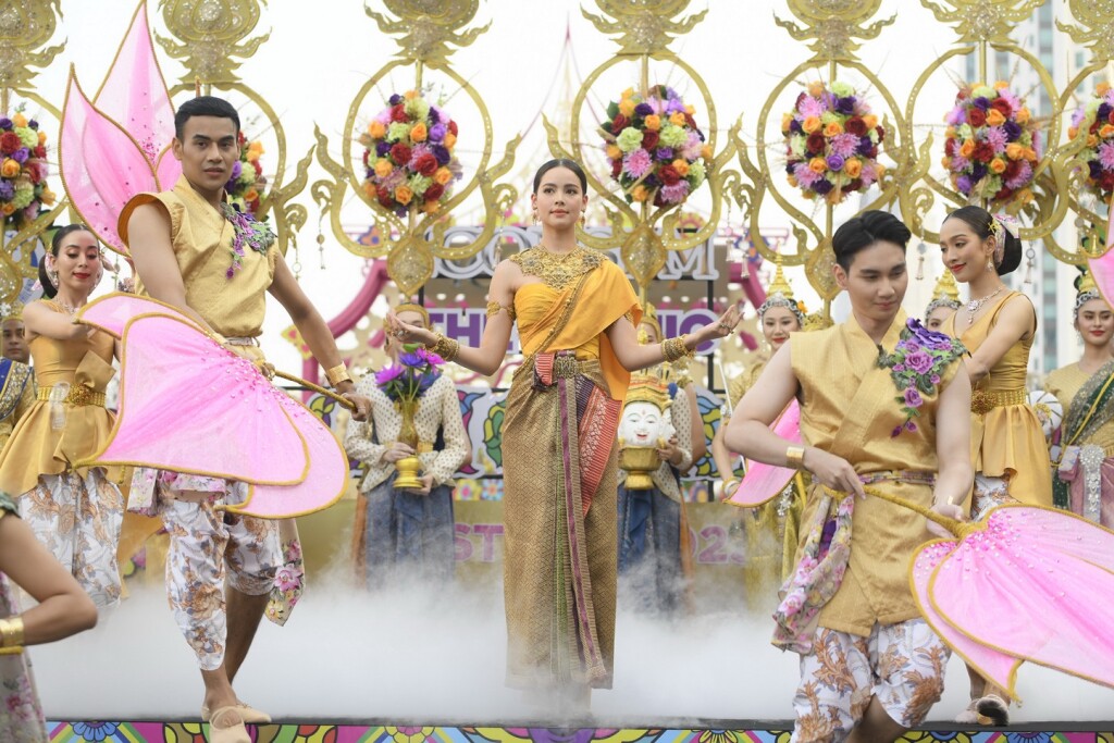 ภาพประกอบ_ญาญ่า ร่วมงาน THE ICONIC SONGKRAN FESTIVAL 2023  (8)