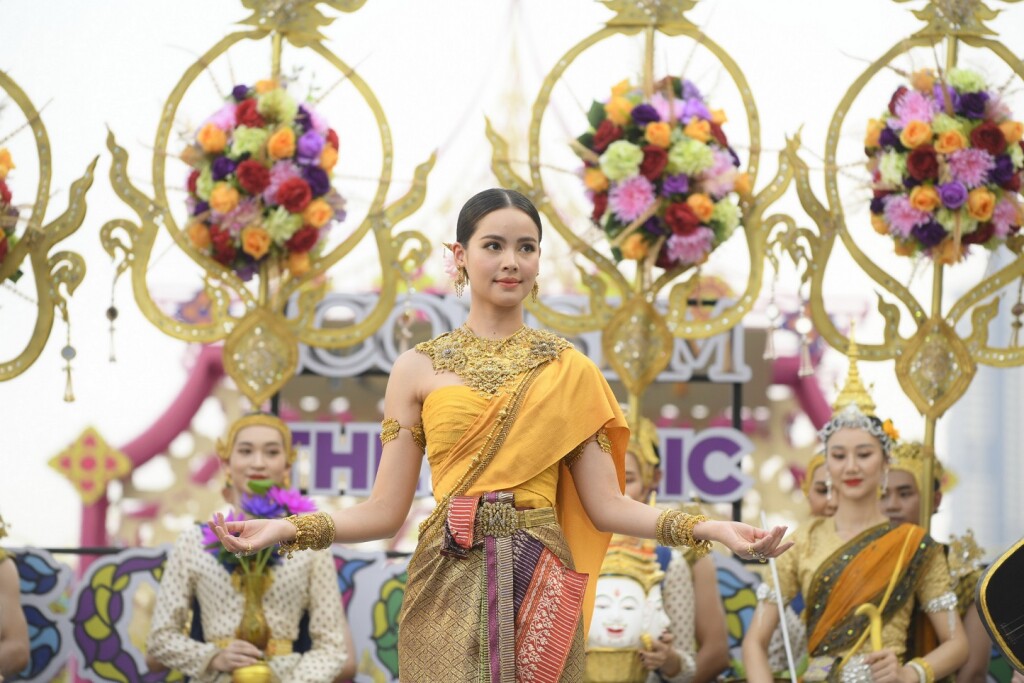 ภาพประกอบ_ญาญ่า ร่วมงาน THE ICONIC SONGKRAN FESTIVAL 2023  (9)