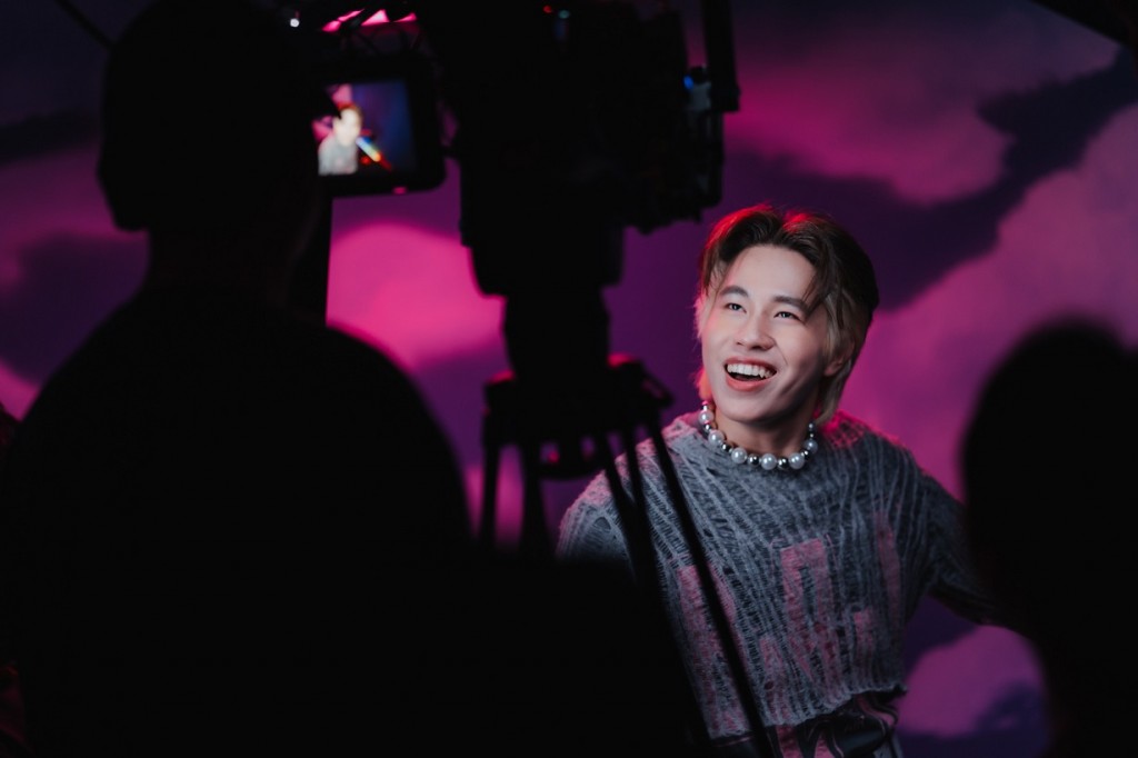 ภาพมิวสิควีดีโอเพลง HIYA วง ATT (3)