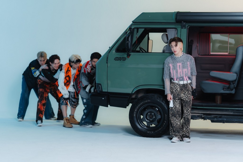 ภาพมิวสิควีดีโอเพลง HIYA วง ATT (7)