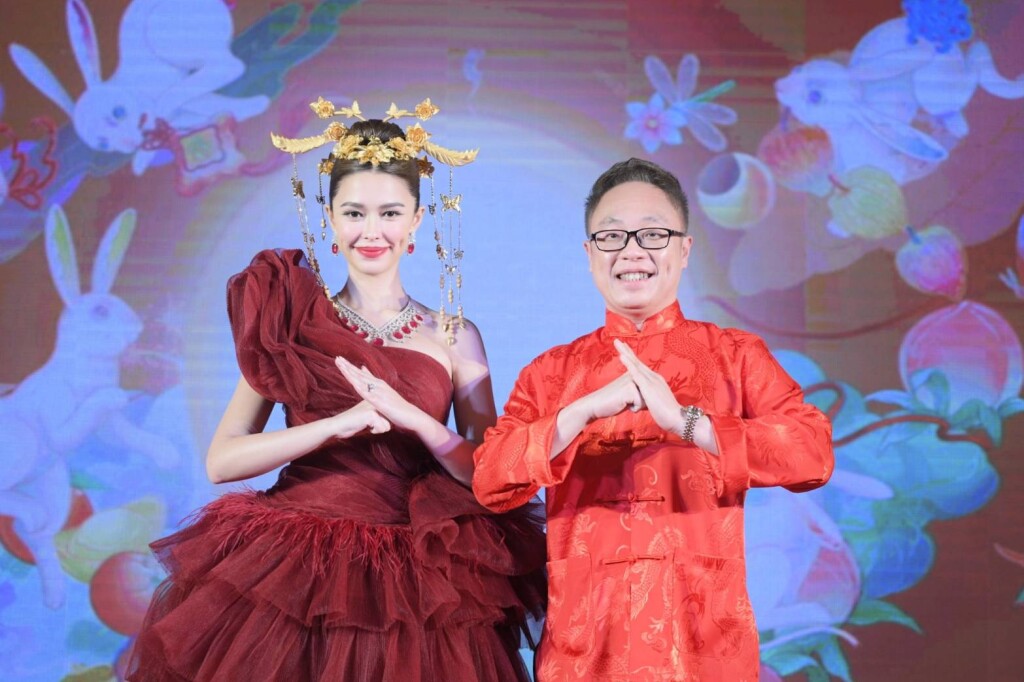 ภาพแพทริเซียกับผู้บริหาร