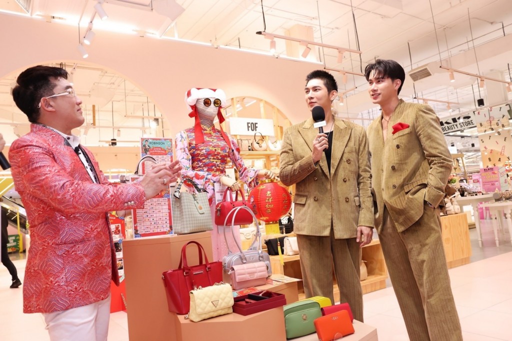 มิว - ตุลย์ และ อ.คฑา ร่วมงาน “ROBINSON HAPPY CHINESE NEW YEAR 2025” (02)